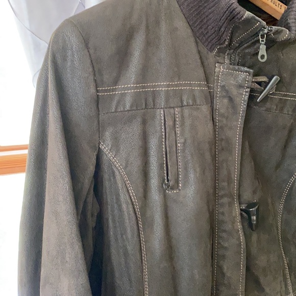 Danier leather coat with removable thinsulate liner - Picture 4 of 8